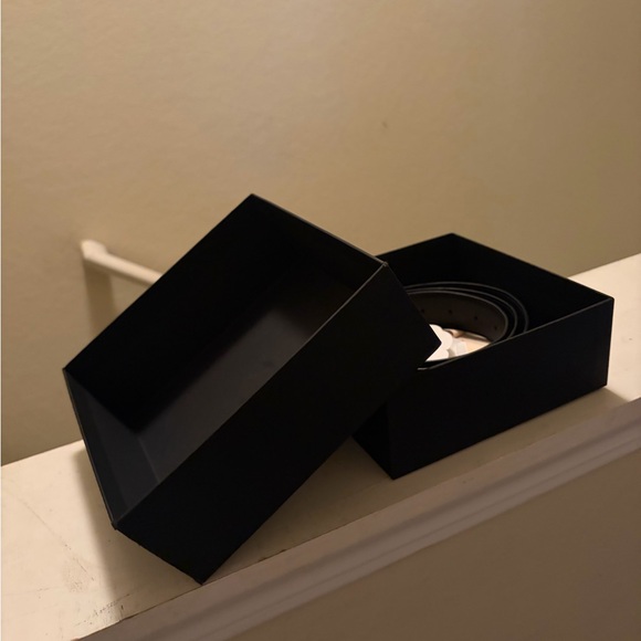 Black and Gold Chanel Belt - Picture 7 of 12